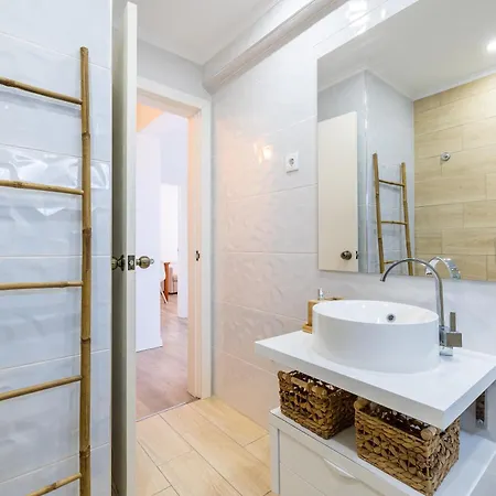 Cozy Boho House, Elegance & Comfort In Center *