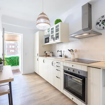 Cozy Boho House, Elegance & Comfort In Center